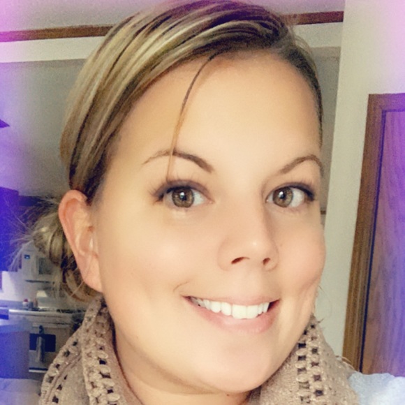 Meet your Posher, Ashley - Picture 1 of 1